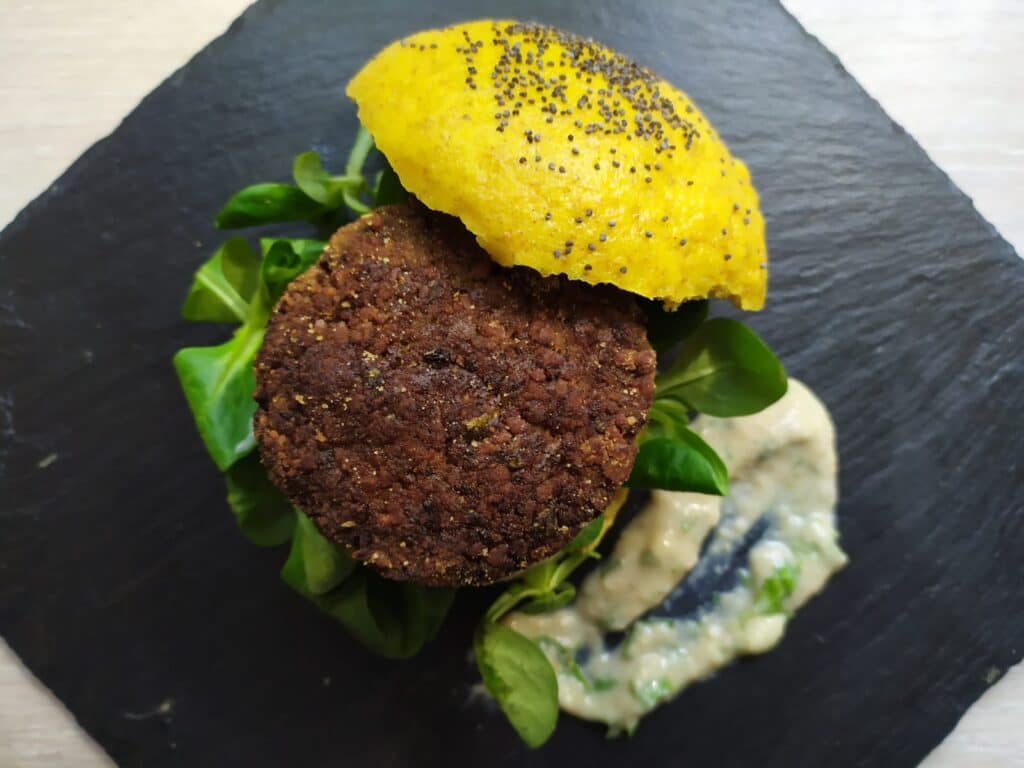 Miniburger di seitan e frutta secca