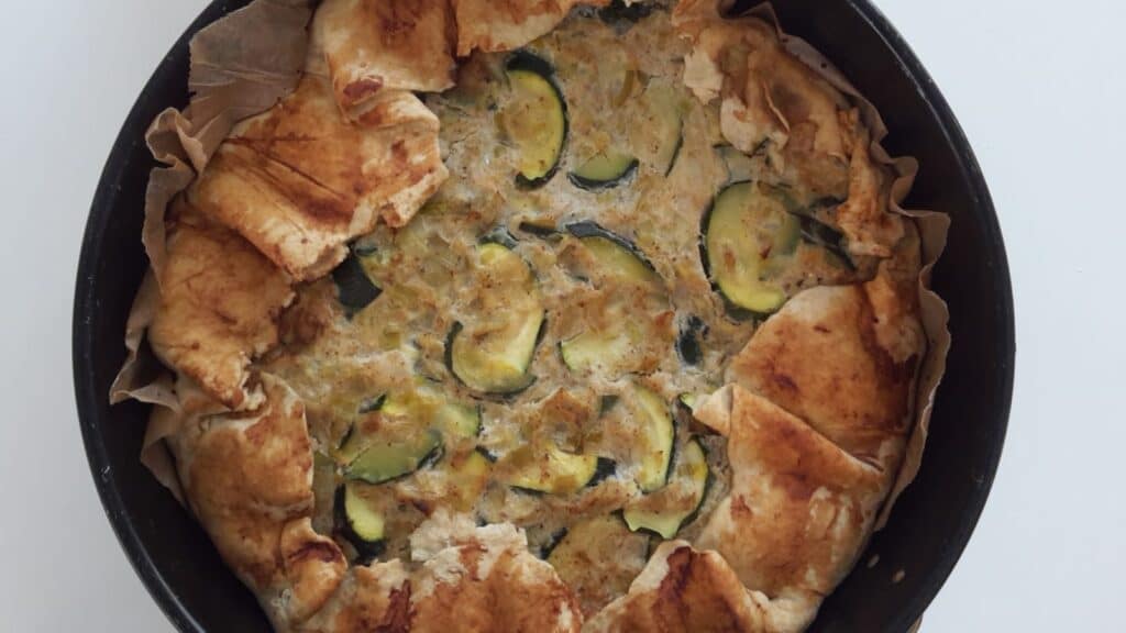 Torta salata di porri e zucchine