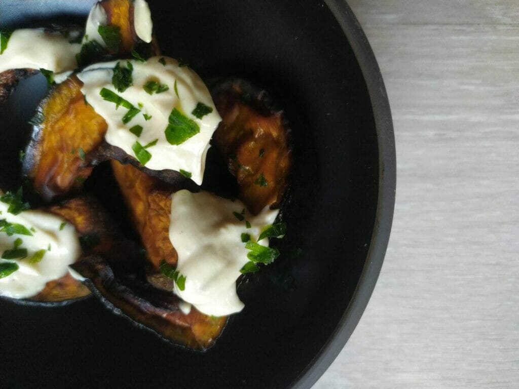 Barchette di zucca con panna acida alla senape