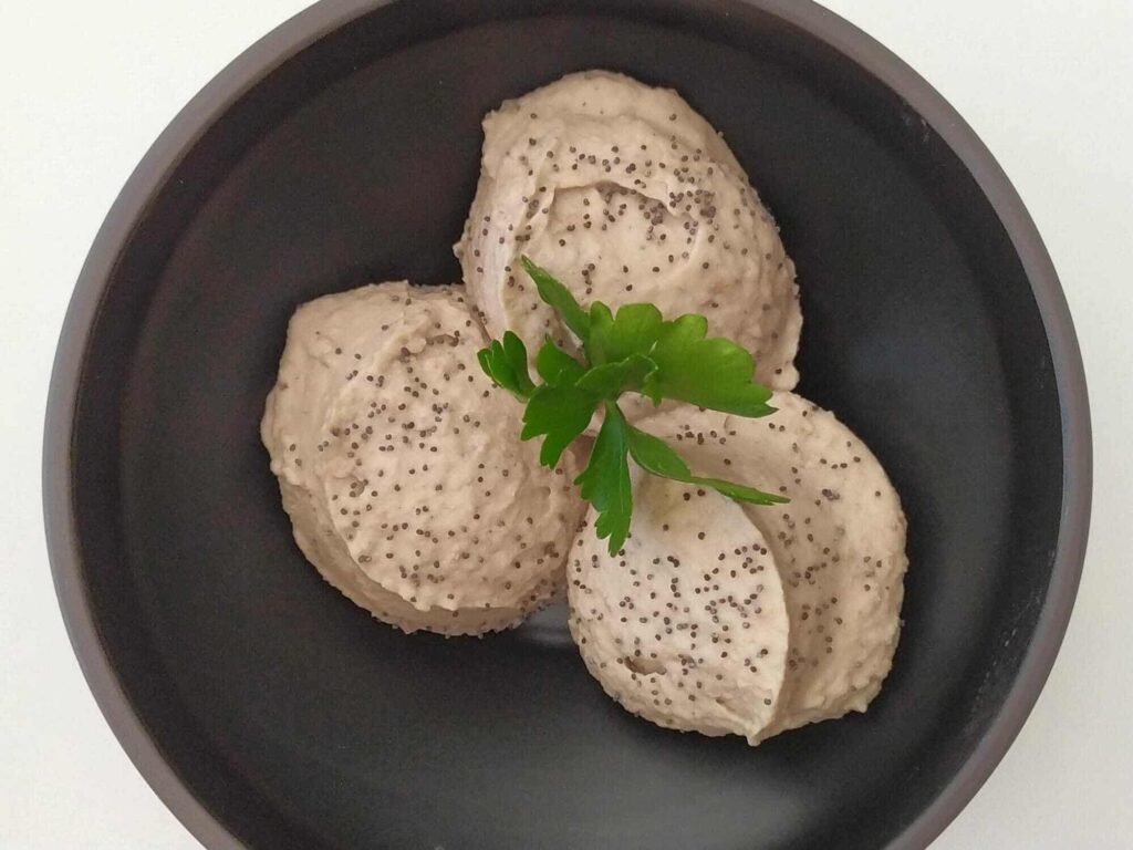 Hummus di borlotti alla salvia e rosmarino