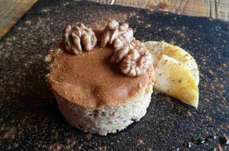Torta soffice di mele, noci e cannella