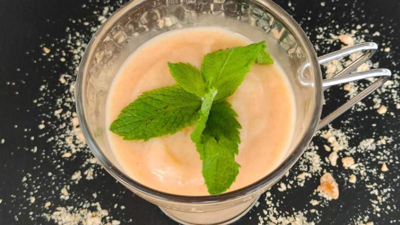 Budino alle mandorle e melone al profumo di menta